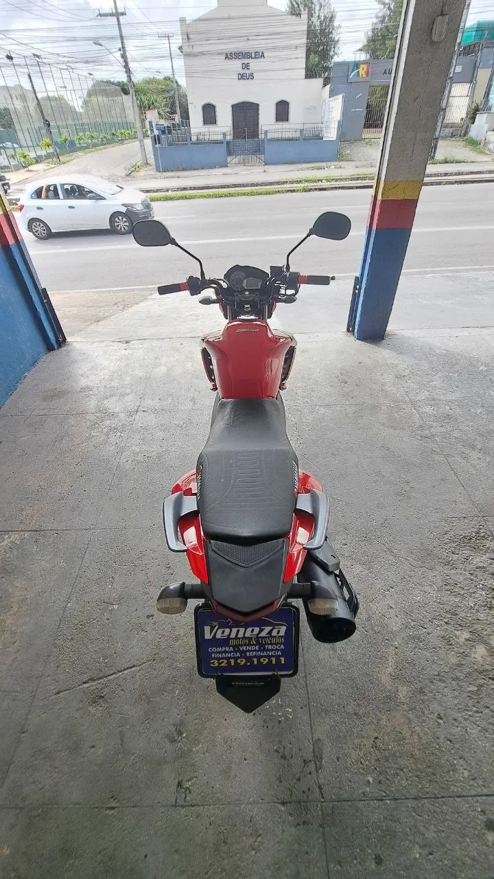 YAMAHA YS 150 FAZER SED POR CIMA